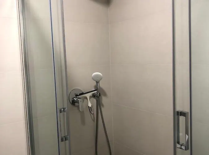 Three Little Birds 아파트 마카르스카